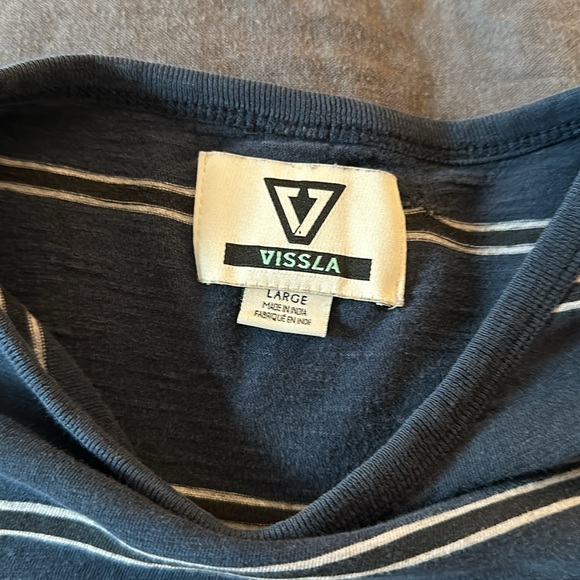 Striped Vissla shirt - Picture 2 of 2